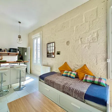 Le Notre Dame, A 400m Des Arenes De Ним