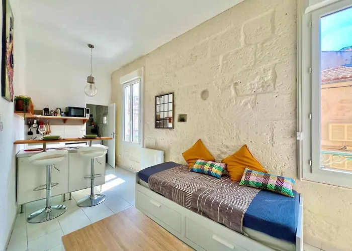 Le Notre Dame, à 400m Des Arènes De Nîmes